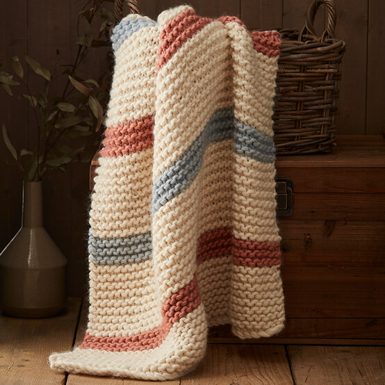 knitcraft-cosy-days-blanket.jpg?sw=554&q=85