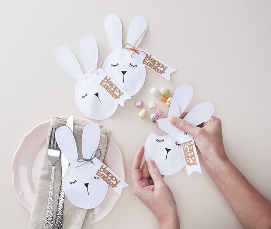 cricut_how_to_make_rabbit_treat_pouches.jpg?sw=554&q=85