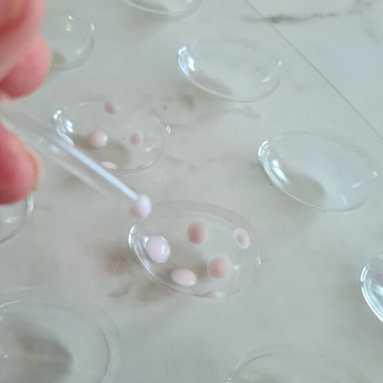 idea%5Fpastel%2Deaster%2Dcupcakes%5Fstep4b.jpg?sw=554&q=85