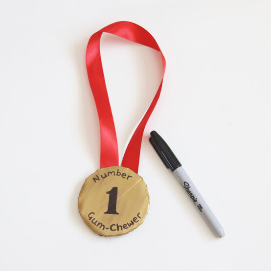 violet_beauregarde_sharpie_step_7.jpg?sw=554&q=85