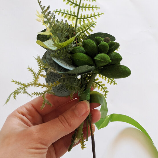 everlasting-buttonhole_step5.jpg?sw=554&q=85