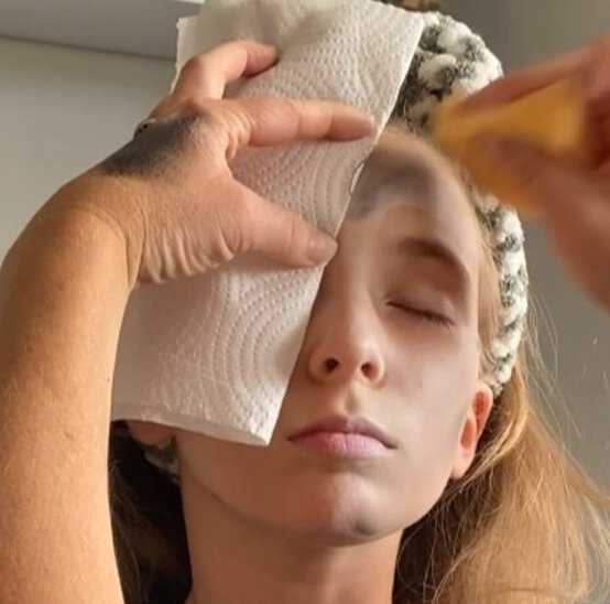 halloweenskeleton_-step-3.jpg?sw=554&q=85