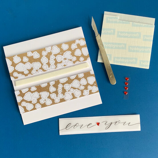 idea_anniversary-love-you-card-b_step7a.jpg?sw=554&q=85