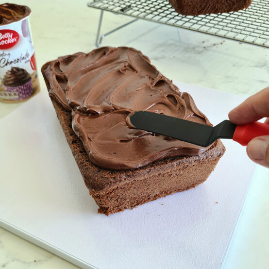 idea%5Fchristmas%2Dcabin%2Dlog%2Dcake%5Fstep%2D21.jpg?sw=554&q=85