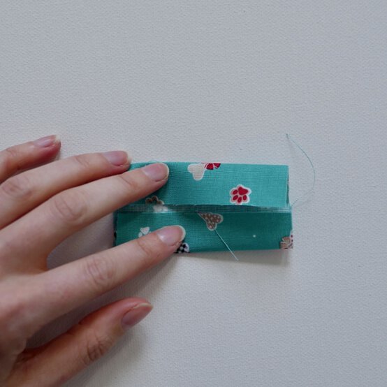 how_to_sew_a_dog_bow_tie_step%207.jpeg?sw=554&q=85