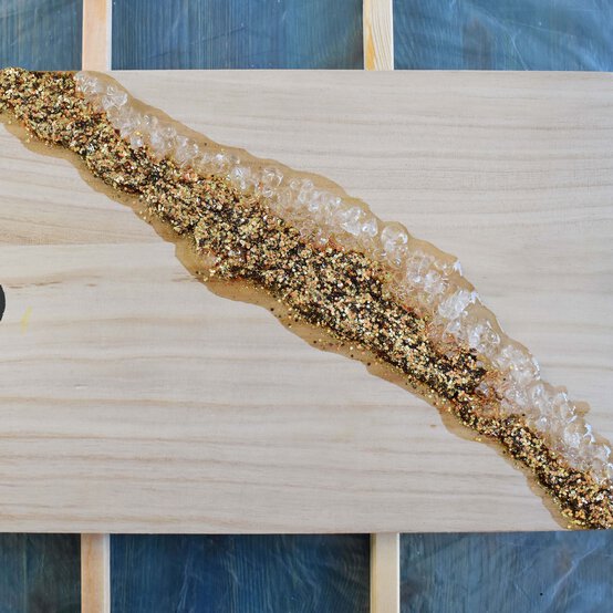 resin-cutting-board-step-3_3.jpg?sw=554&q=85