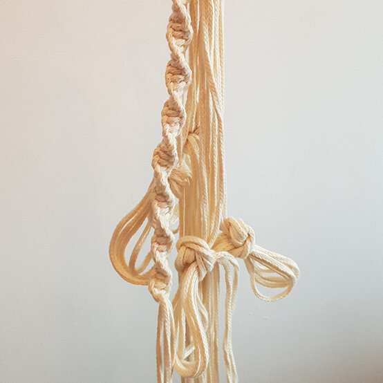 Ideas_How-to-Make-a-Macrame-Mobile_Step-4.jpg?sw=554&q=85