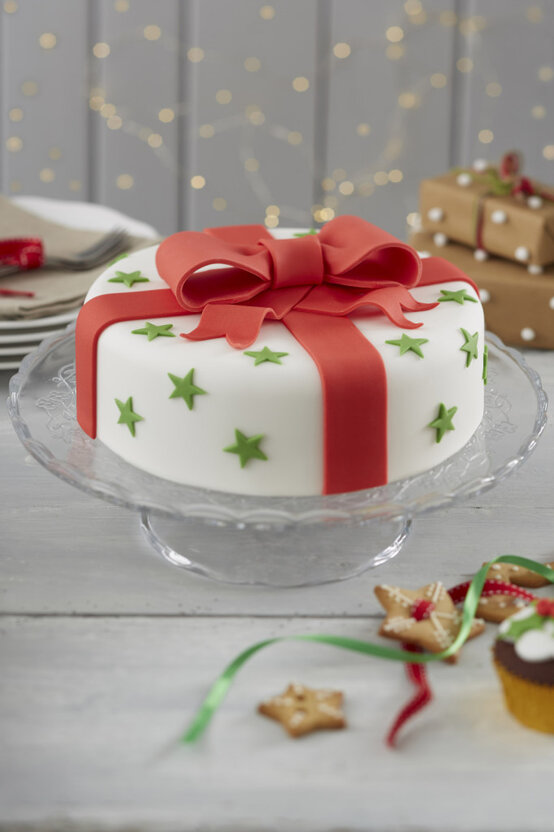press_066_christmas_cake_trad_design_4-682x1024.jpg?sw=554&q=85