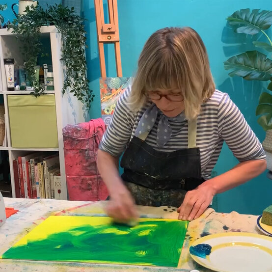 drip-effects-with-acrylic-paint_step2.jpg?sw=554&q=85