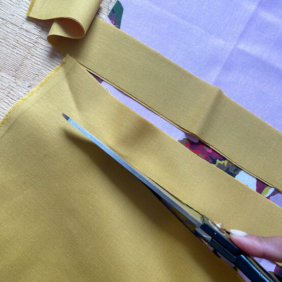 joules-piped-cushion---step-3.jpg?sw=554&q=85