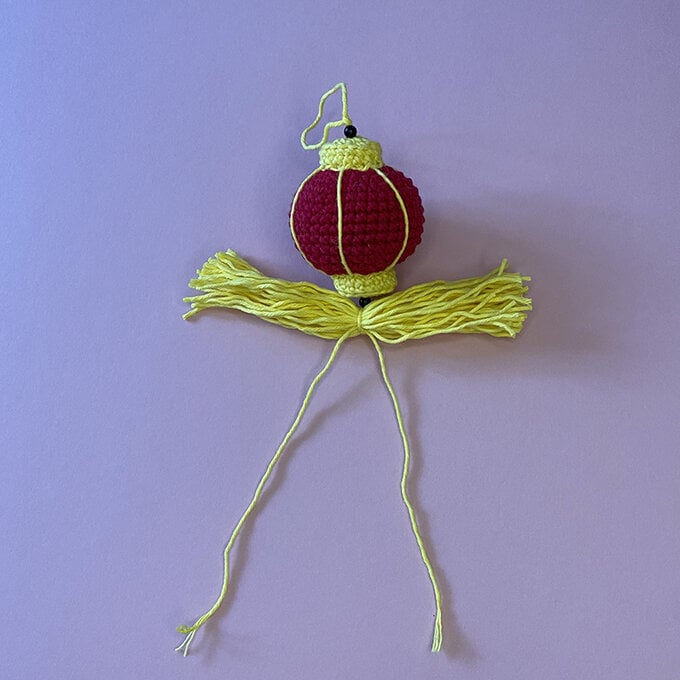 Idea_how-to-crochet-an-amigurumi-rabbit_Tassel3.jpg?sw=680&q=85