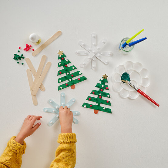 ice-lolly-stick-xmas-decs.jpg?sw=554&q=85