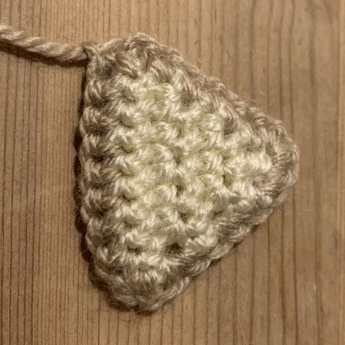 Idea_How-to-Crochet-an-Amigurumi-Corgi_Ear_Complete.jpg?sw=680&q=85