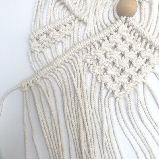 idea_macrame-large-christmas-tree_step34.jpg?sw=554&q=85