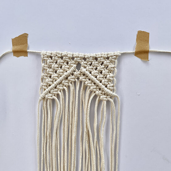 Idea_How-to-Make-a-Wedding-Macrame-Bouquet-Wrap_Step13.JPG?sw=554&q=85