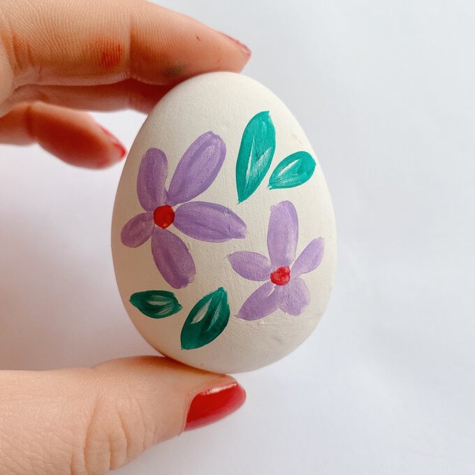 how-to-make-floral-painted-eggs-12.jpg?sw=680&q=85