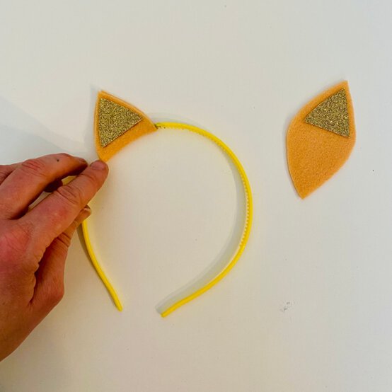 How_to_Make_a_Unicorn_Head_Dress_3.jpeg?sw=554&q=85