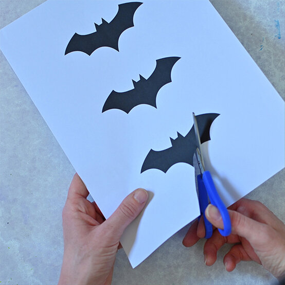 how-to-make-halloween-milk-bottle-lanterns_bat-a.jpg?sw=554&q=85