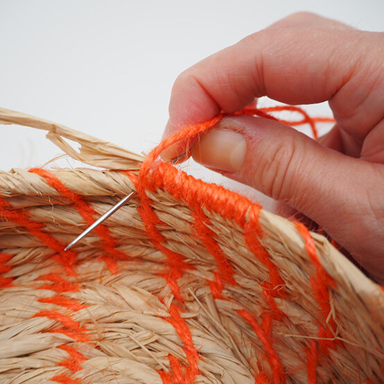 how-to-make-raffia-basket-6.jpg?sw=554&q=85
