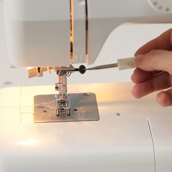 sewingmachine-step2.jpg?sw=554&q=85