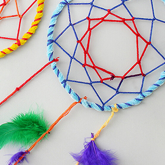 idea_kids-projects-to-make-with-craft-essentials_dreamcatcher.jpg?sw=554&q=85