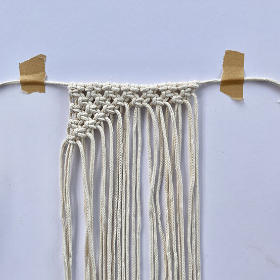 Idea_How-to-Make-a-Wedding-Macrame-Bouquet-Wrap_Step6.JPG?sw=554&q=85