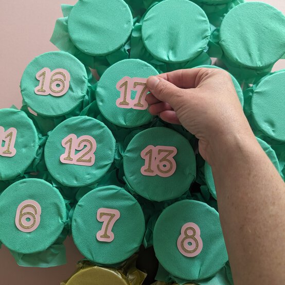 pastel%2Dtree%2DAdvent%2DCalendar%5FStep5b.jpeg?sw=554&q=85