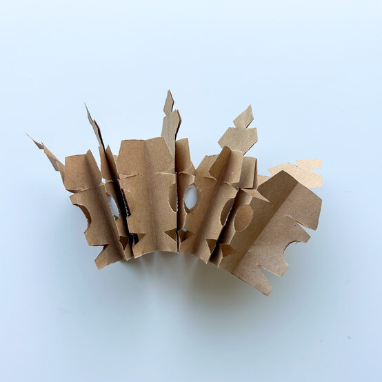 Idea_how-to-make-a-sustainable-autumn-wreath_step6.jpeg?sw=554&q=85