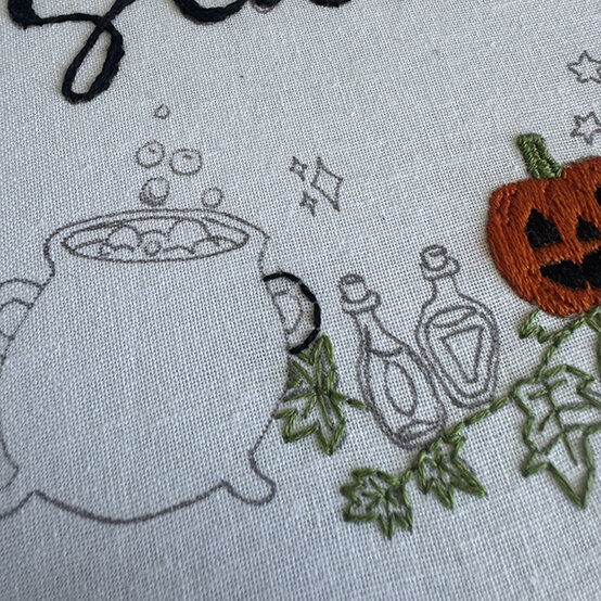 ideas%5Fhalloween%2Dembroidery%2Dhoop%5Fbrick%2Dstitch%2D1.jpg?sw=554&q=85