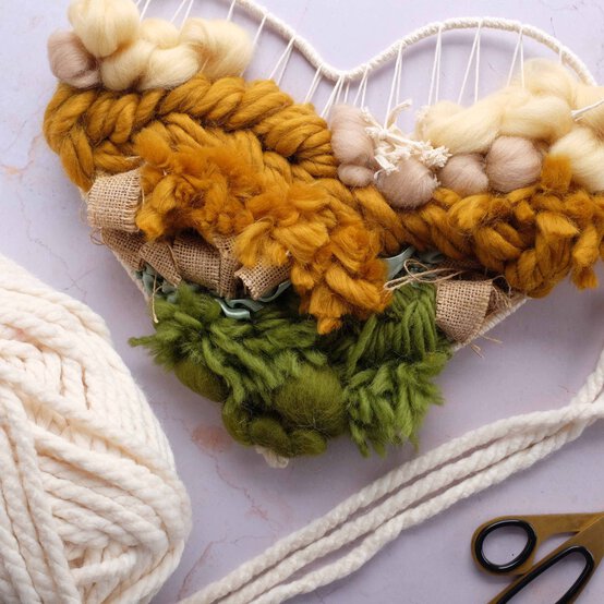 Idea_how-to-make-a-woven-heart-wreath_step18a.jpg?sw=554&q=85