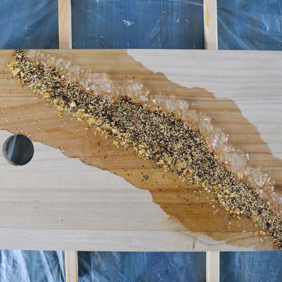 resin-cutting-board-step-5.jpg?sw=554&q=85