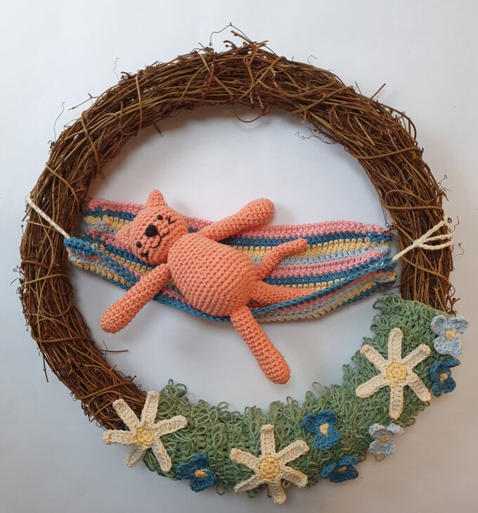 how_to_crochet_a_summer_garden_wreath_placement-3-1.jpg?sw=680&q=85