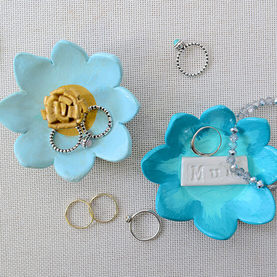 flower-ring-dish-10a.jpg?sw=554&q=85