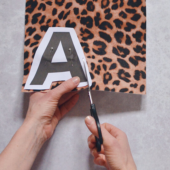 personalised-initial-banner_step3.jpg?sw=554&q=85