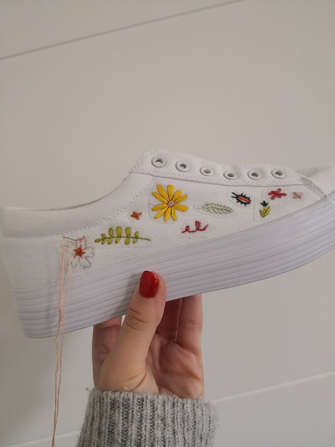 embroidered_shoe_5.jpg?sw=680&q=85