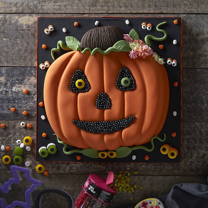 halloween-pumpkin-cake-square.jpg?sw=680&q=85