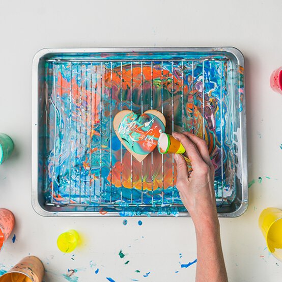 fluid-art-step-6_3.jpg?sw=554&q=85