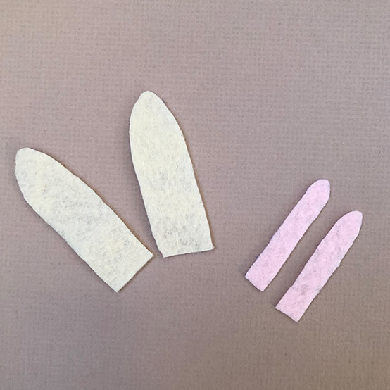 pom-pom-bunny-garland_step2.jpg?sw=554&q=85