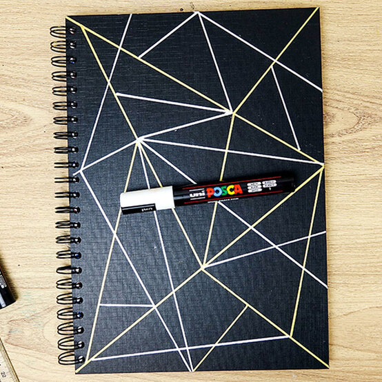 idea_get-started-in-brush-lettering_posca.jpg?sw=554&q=85