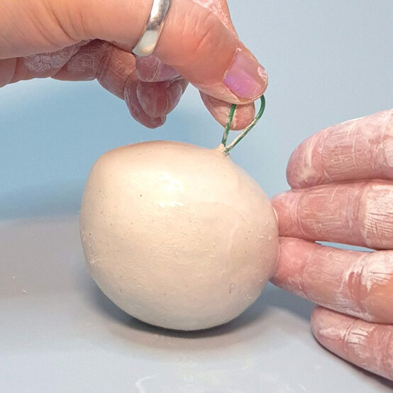 idea%5Fnovelty%2Dchristmas%2Ddecorations%2Dfrog%5Fstep%2D44.jpg?sw=554&q=85