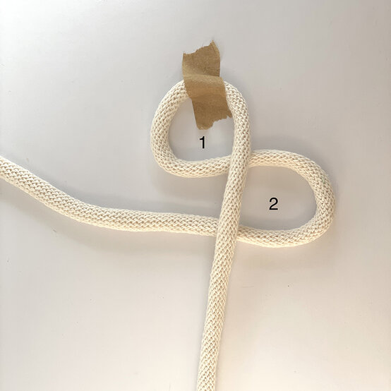 Idea_macrame-stash-busting-_bracelet-STEP2.jpg?sw=554&q=85