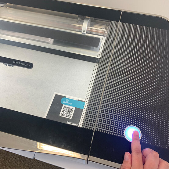 glowforge-how-to-make-an-acrylic-sign_step2c.jpg?sw=554&q=85