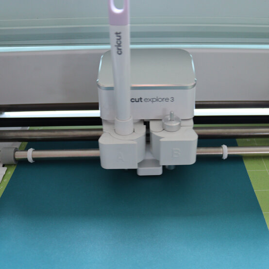 halloween-garland-step-2.jpg?sw=554&q=85