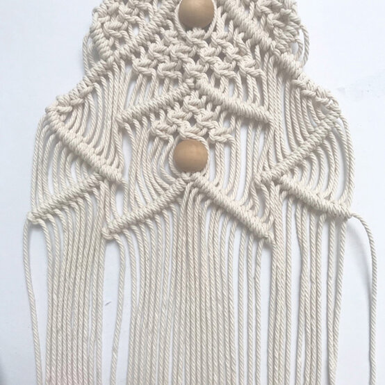 idea_macrame-large-christmas-tree_step30.jpg?sw=554&q=85