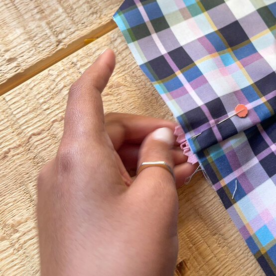 joules-piped-cushion---step-13a.jpg?sw=554&q=85