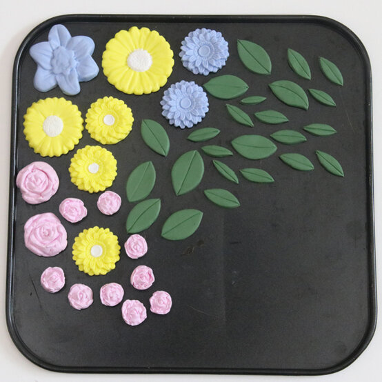 idea_how-to-make-a-fimo-clay-photo-frame_step9.jpg?sw=554&q=85