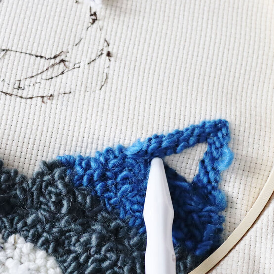 winterpunchneedle_step11_3.jpg?sw=554&q=85