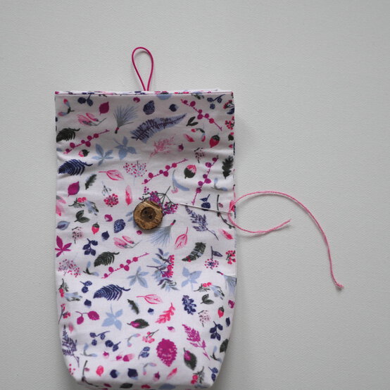 how_to_make_a_buttoned_gift_bag_step-17.jpg?sw=554&q=85