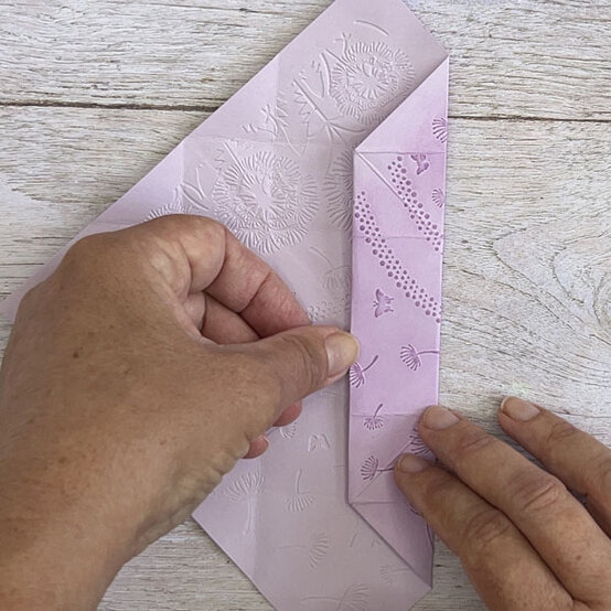 die%2Dcut%2Dprojects%2Dfor%2Dbeginners%5Forigami%2Dbox%2Dstep%2D2c.jpg?sw=554&q=85