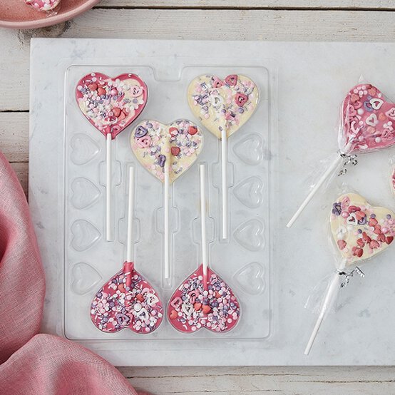 How-to-Make-Chocolate-Heart-Lollipops.jpg?sw=554&q=85